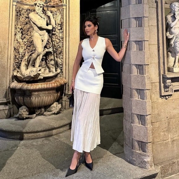 NWT Zara 2 Piece Gold Button Knitted Vest Top and Mix Pleaded Knit Skirt Set - Picture 6 of 14